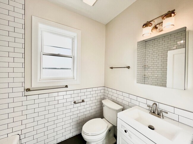 Foto del edificio - 7372 N Winchester Ave