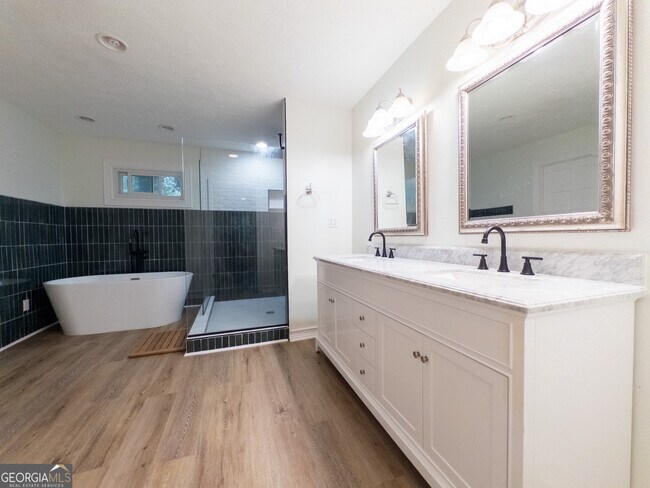 Foto del edificio - 90 Howard Rd