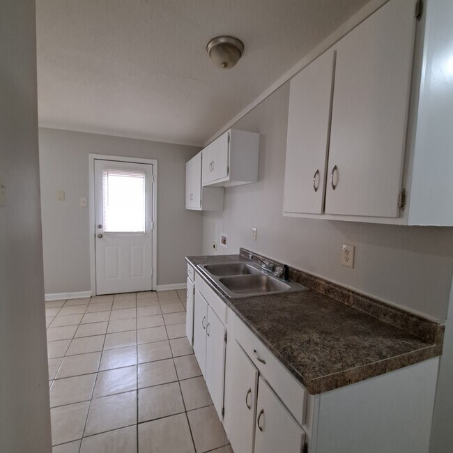 Foto del edificio - 3357 Starsdale St
