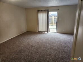 Building Photo - 812 Ticonderoga Dr