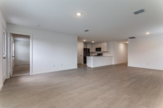 Foto del edificio - 4940 Springs Rd