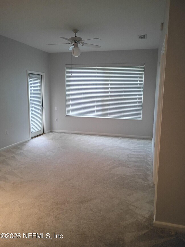 Foto del edificio - 10550 Baymeadows Rd