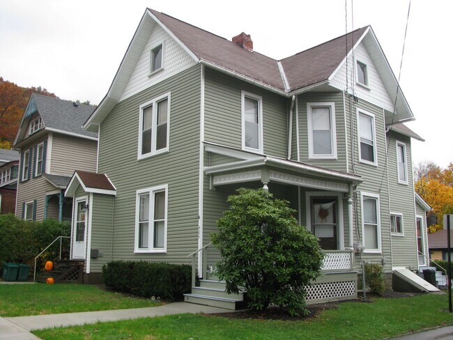 Exterior del 406 Poplar - 406 Poplar St