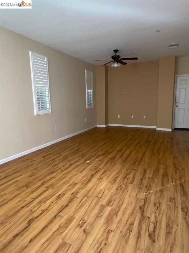 Building Photo - 787 King Palm Ln