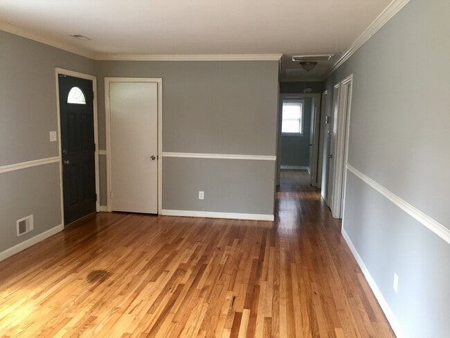 Building Photo - 5321 Ridgewood Heights Dr