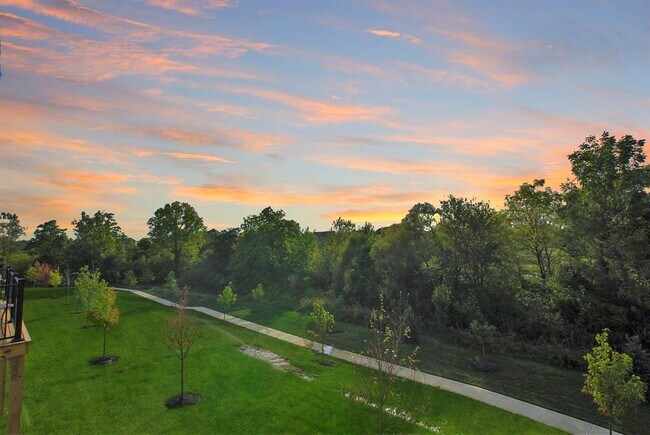 Foto del edificio - 16072 Barringer Ct