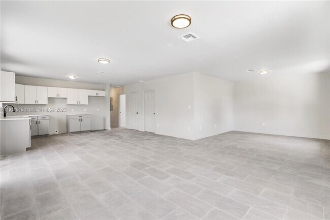 Foto del edificio - 981 NW 4th Ave