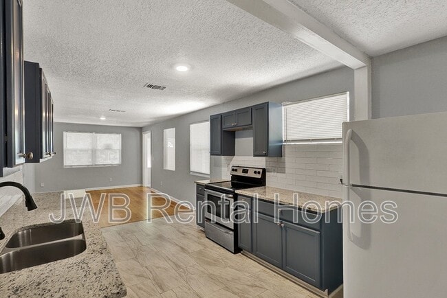 Building Photo - 3819 Penton St