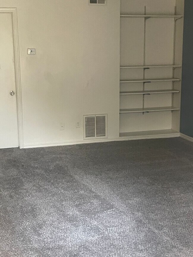 Building Photo - 5130 S Delaware Pl