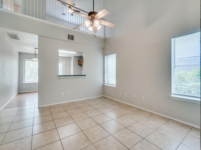 Building Photo - 1016 Moser River Dr