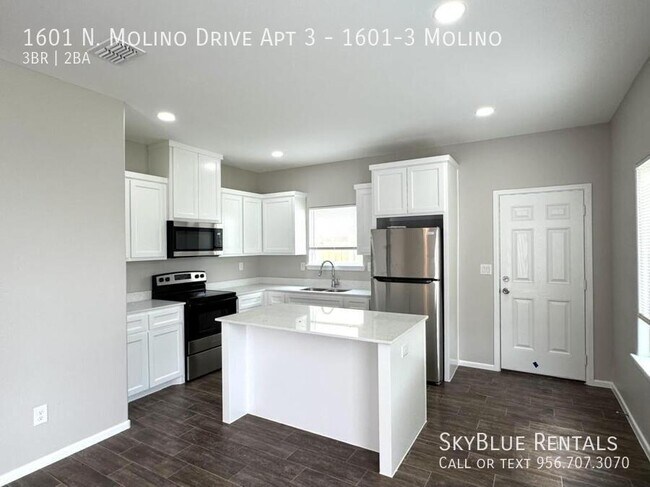 Building Photo - 1601 Molino Dr