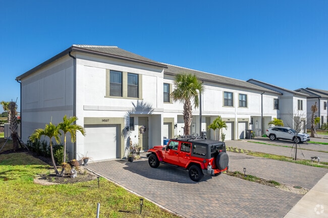 Building - Stellar at Masters Avenue