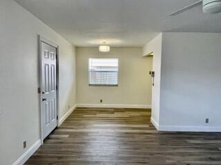 Building Photo - 460 Saxony Way