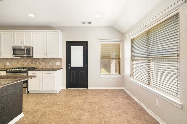 Building Photo - 139 N Hawkhurst Cir