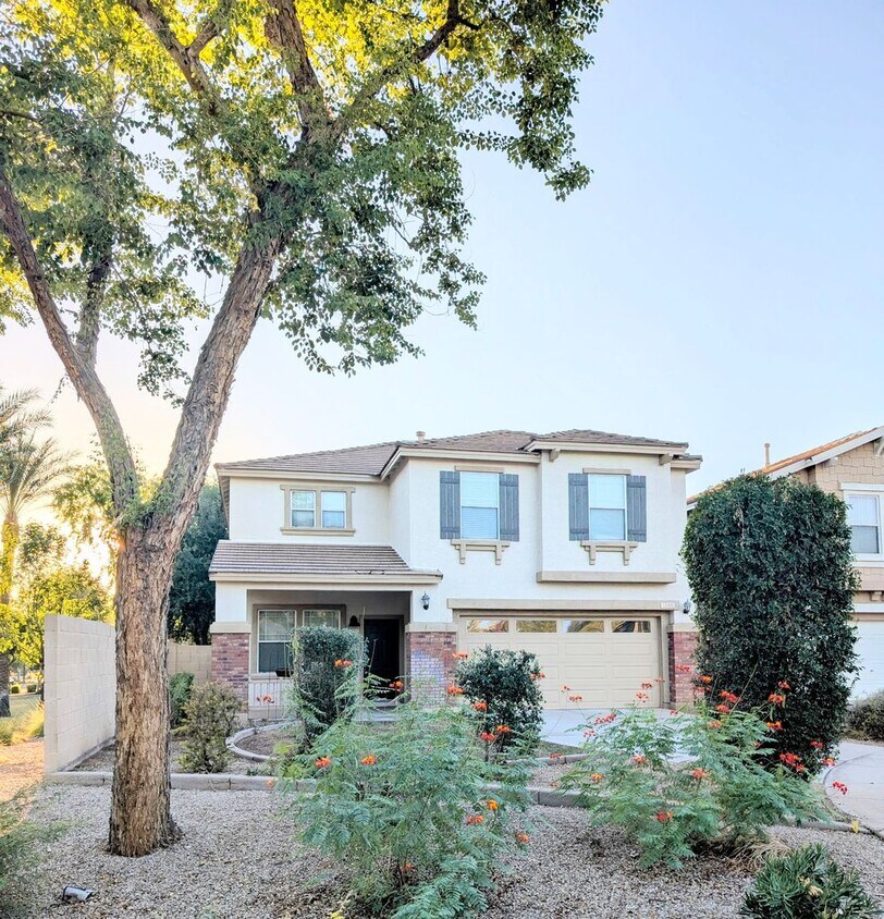 Foto principal - AVAILABLE NOW IN THE GARDENS GILBERT!!!