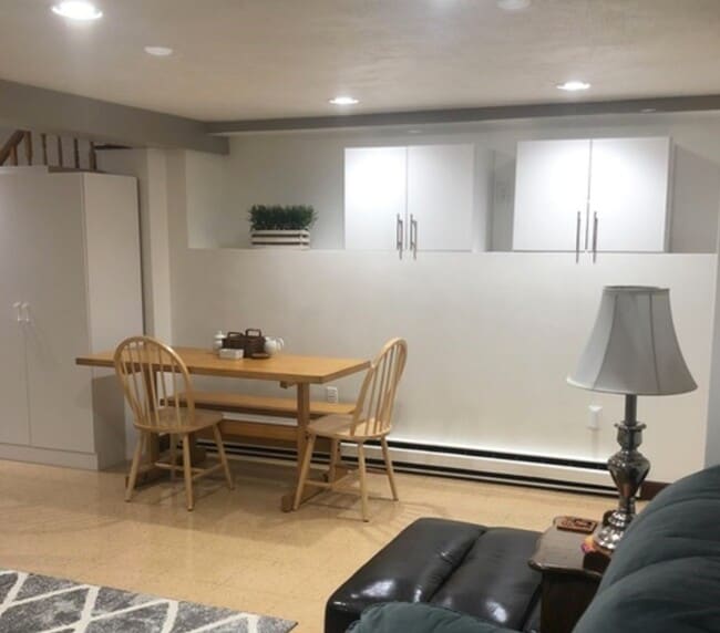 Building Photo - 223 Hurley St