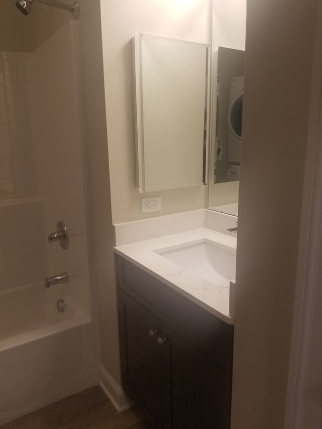 Interior Photo - One Dutchess Luxury Waterfront 1, 2, & 3 B...