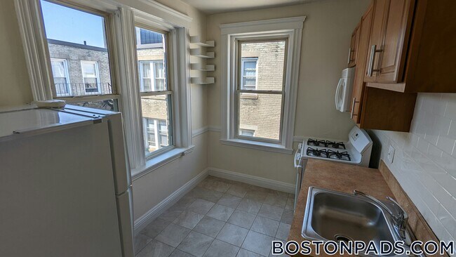 Building Photo - 127 Washington St