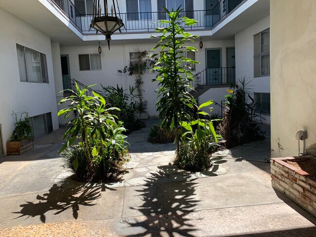 Foto del edificio - 1220 California Ave