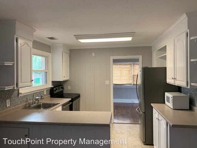 Building Photo - 3 br, 2 bath House - 1121 Seneca Place
