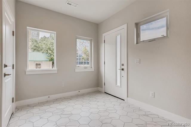 Foto del edificio - 3525 S Emerson St