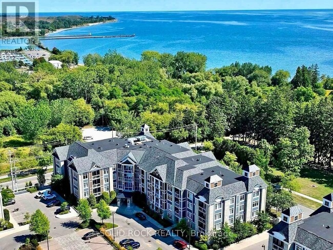 Building Photo - 670 Gordon St