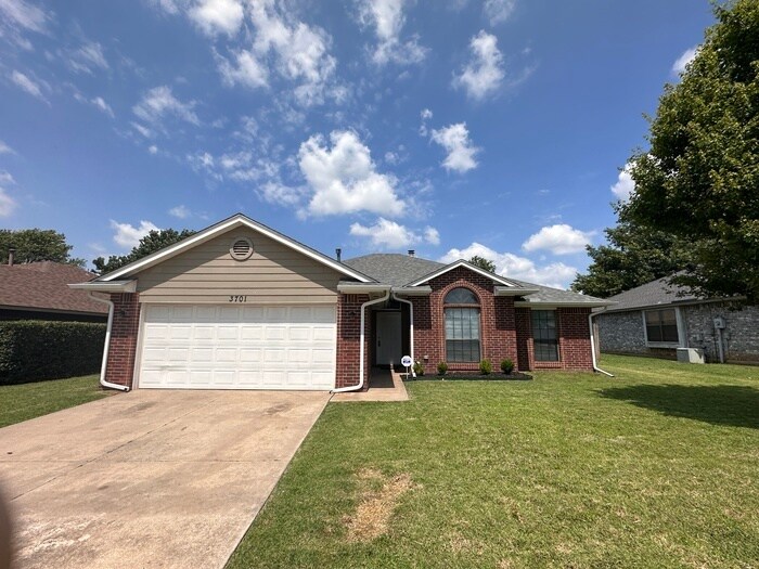 3701 Shannon Dr. Moore, OK 73160 House for Rent in Moore, OK