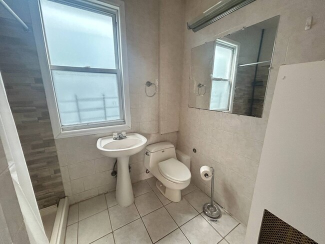 Foto del edificio - 1466 Commonwealth Ave