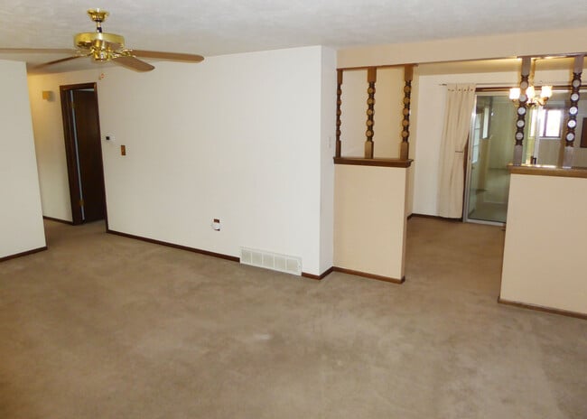 Building Photo - 331 Juniper Pl