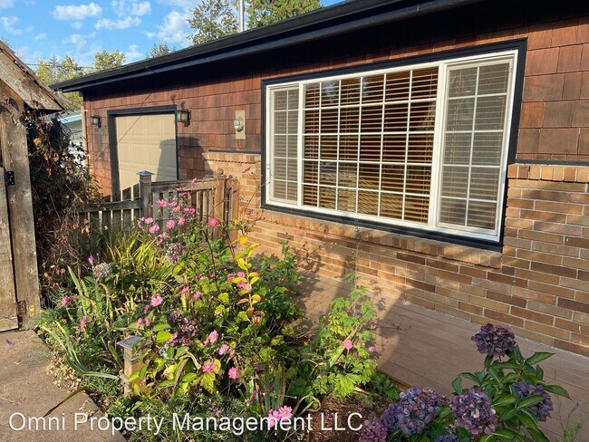 Building Photo - 3 br, 2 bath House - 1300 Kenoyer Drive