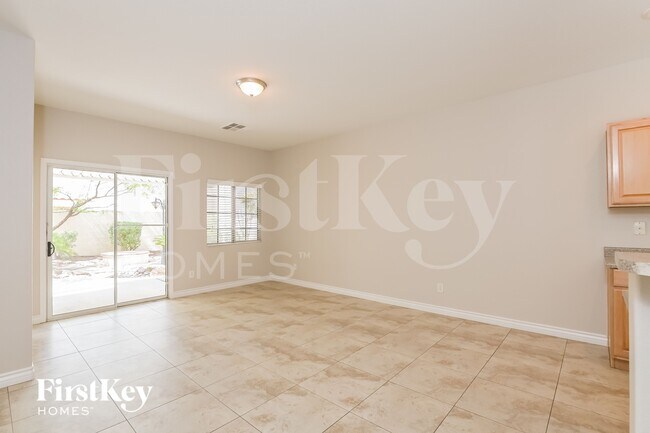 Foto del edificio - 2465 Belt Buckley Dr