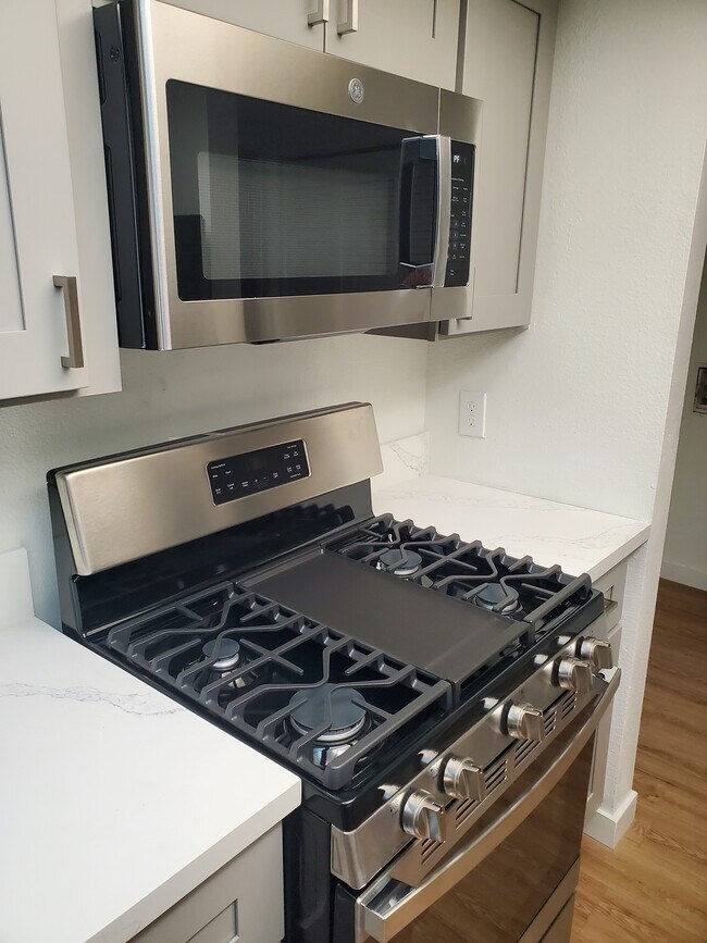 Foto del edificio - 731 S Detroit St