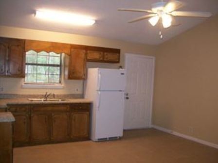 Building Photo - 200 West Street Briarwood Apts - Unit C