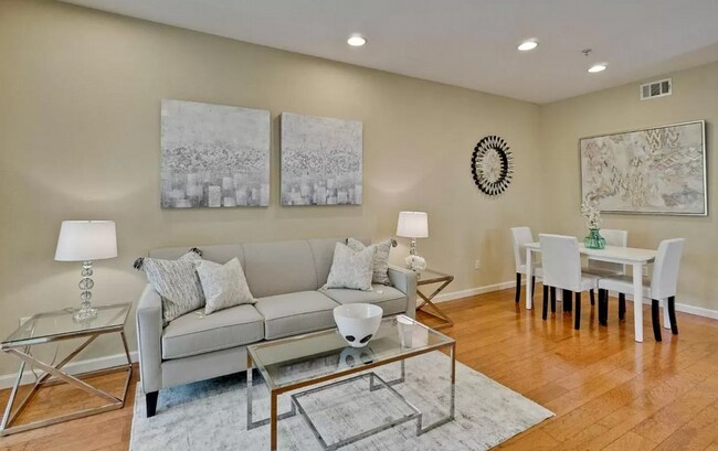 Foto del edificio - Beautiful 3 Bed 2 Bath Home Available Now!