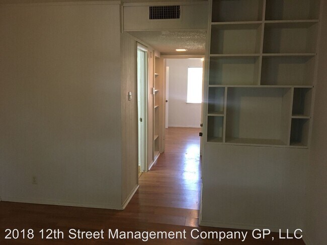 Foto del edificio - 3313 E 12th St