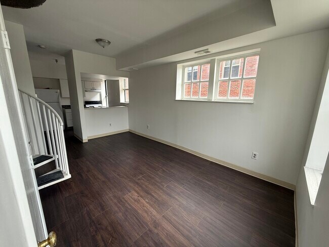 Foto del edificio - 590 Parkview Dr