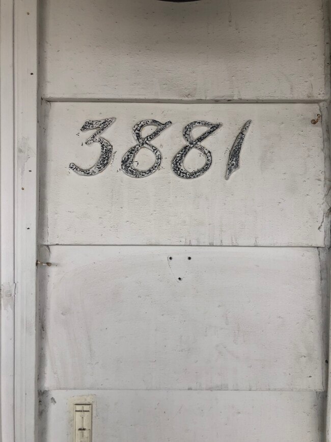Foto del edificio - 3881 Holbrook St