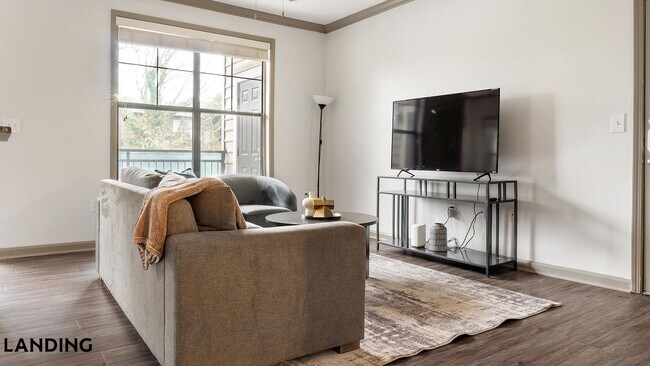 Building Photo - 2000 Monroe Pl NE