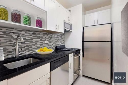 Building Photo - 50 W 34th St