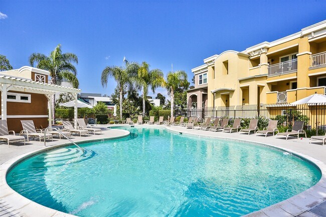 Foto del edificio - 3542 Shoreline Bluff Lane