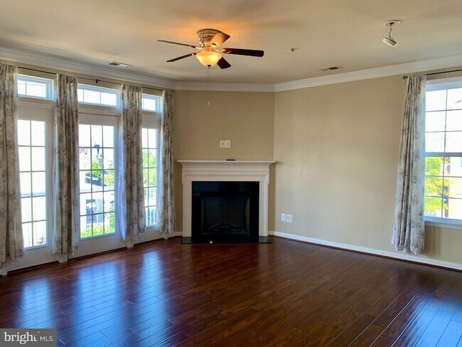 Foto del edificio - 42602 Hardage Terrace