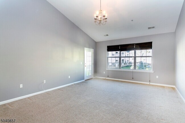Building Photo - 1409 Brook Hollow Dr