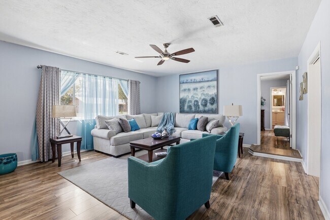 Foto del edificio - 3310 NW 28th Ave