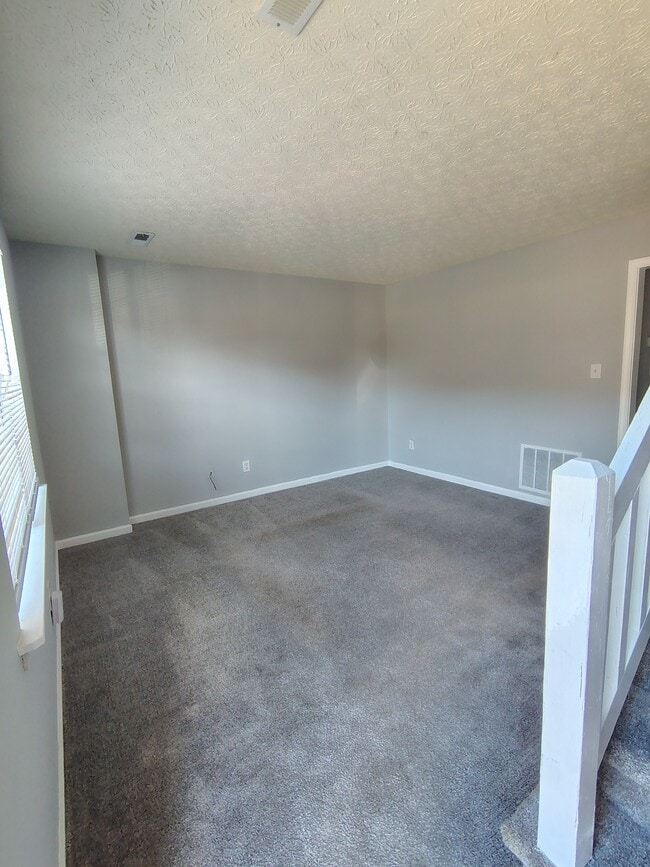 Building Photo - 13 Fonda Dr