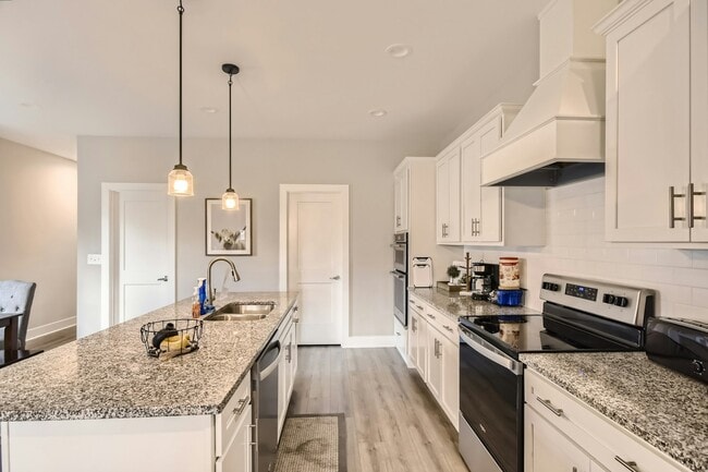 Photo - 125 Lewis St House