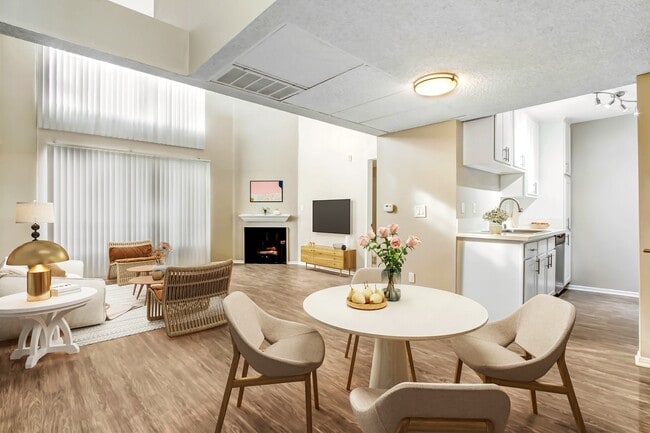 Building Photo - Tremont Apartments