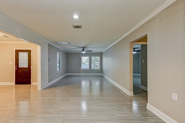 Foto del edificio - 6618 Winton St