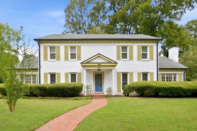 Building Photo - 2335 Hickory Crest Dr