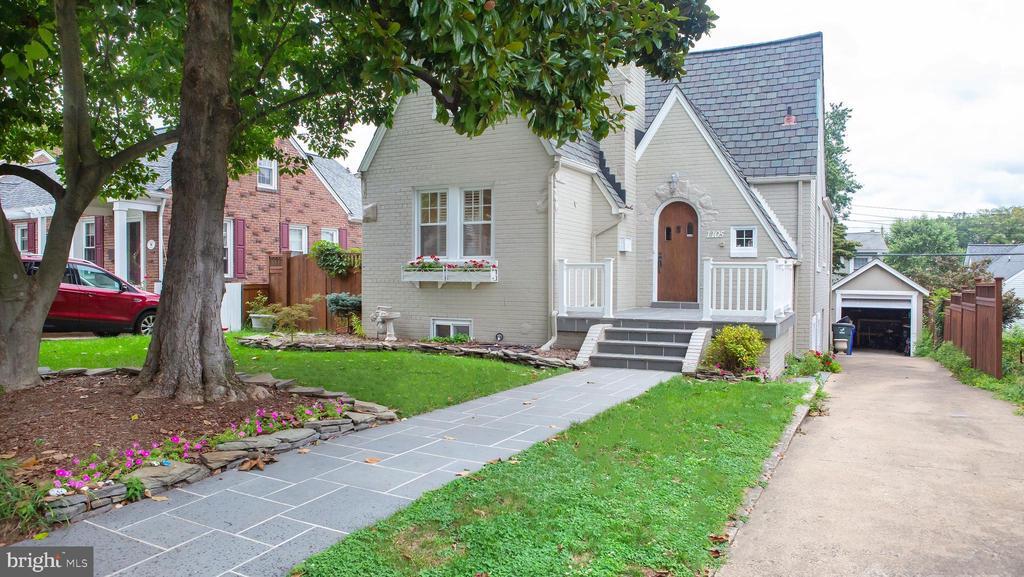 Foto principal - 1105 20th St S