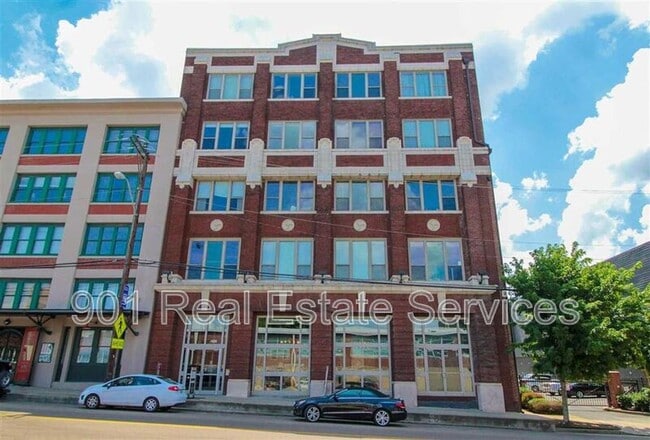 Building Photo - 420 S Front St